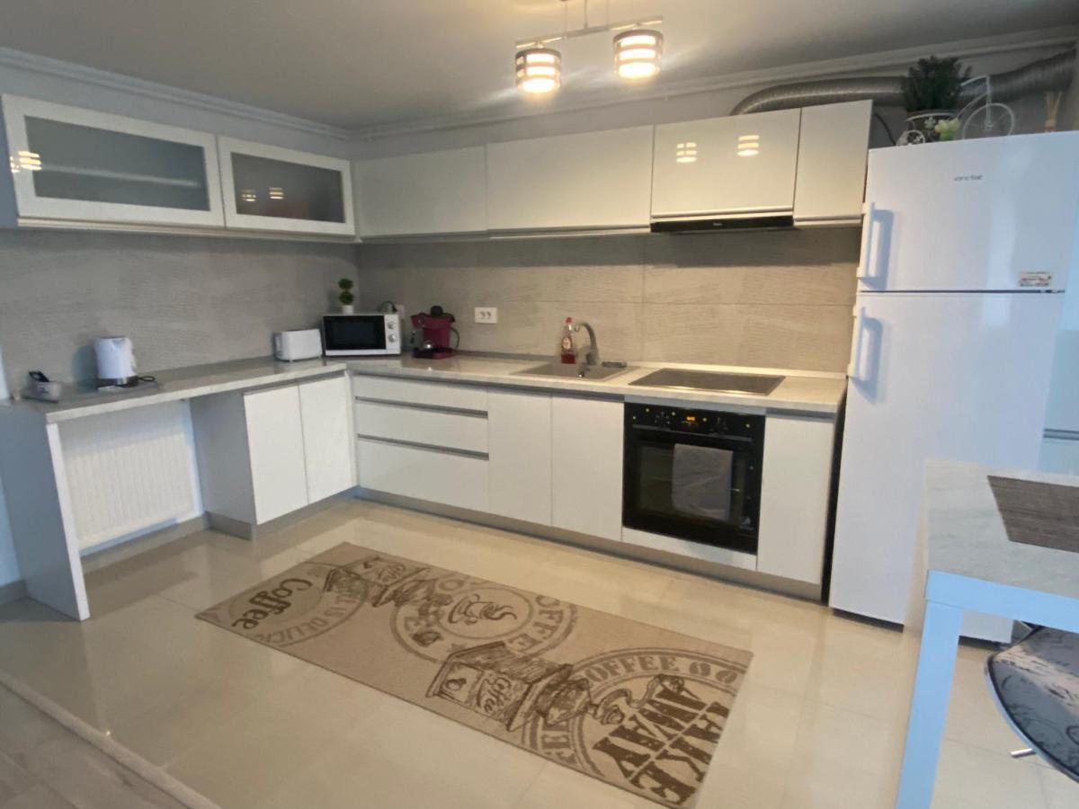 Апартаменты Apartament Ana Premium Орадя Экстерьер фото