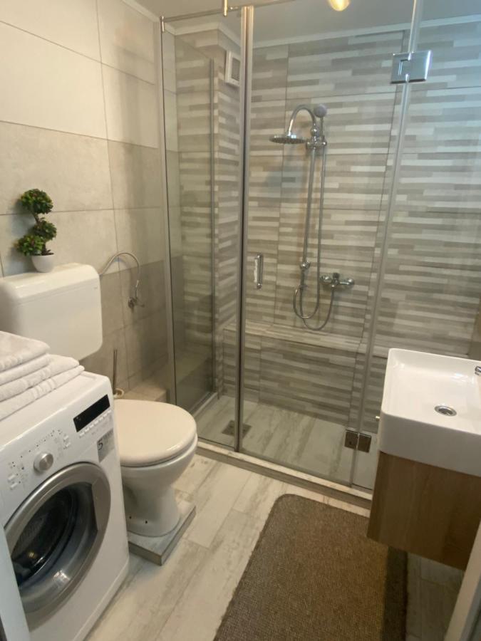 Апартаменты Apartament Ana Premium Орадя Экстерьер фото