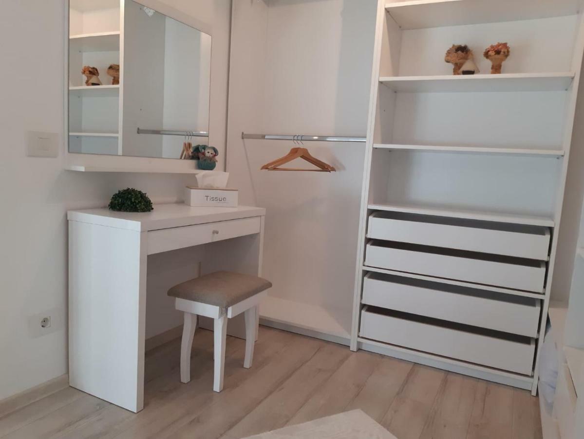 Апартаменты Apartament Ana Premium Орадя Экстерьер фото
